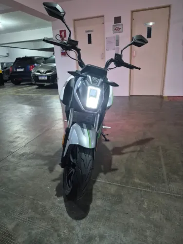 Moto elétrica Aima dream solo