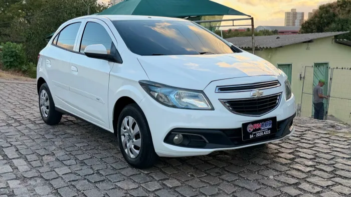 Chevrolet Onix Hatch LT 1.4 8V Flex Mec. 4P 2015