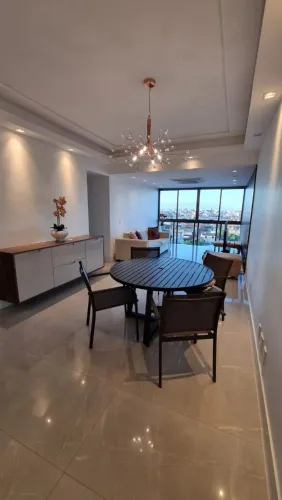 Ótima cobertura dúplex três quartos com piscina privativa Riviera Fluminense Macaé RJ!