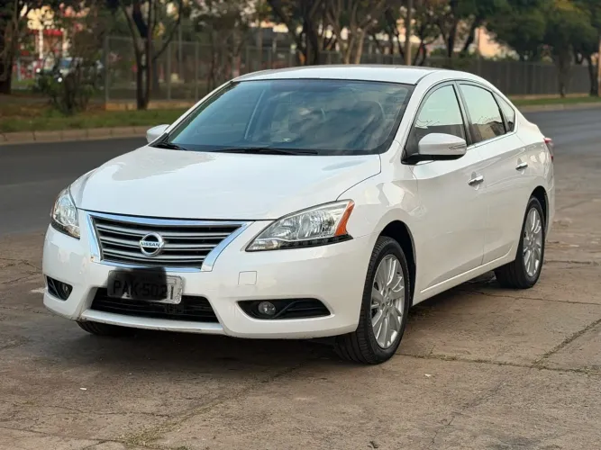 Nissan Sentra SL 2.0/ 2.0 Flex Fuel 16V Aut. 2016