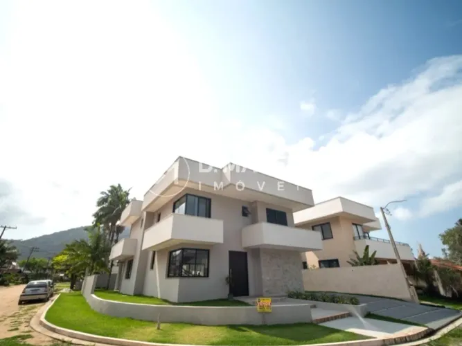 Casa para venda em Condominio Lagoinha de 270.00m² com 4 Quartos, 4 Suites e 3 Garagens
