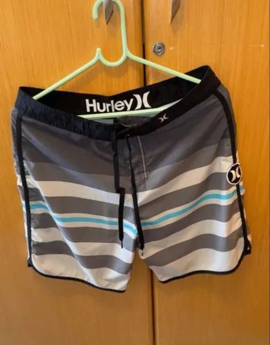 Bermuda hurley original tamanho 38 no Brasil tamanho 29 nos EUA