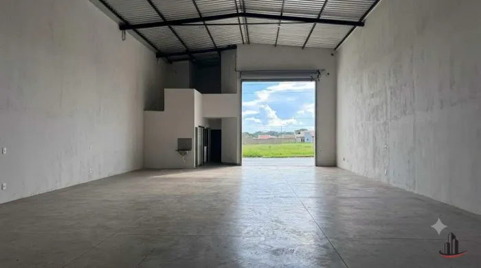 Galpão à Venda, Ponto Comercial Estratégico, IPTU Pago, 2 Banheiros, Sala de Entrada, Escr