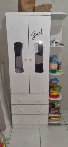 Guarda roupa e cômoda infantil