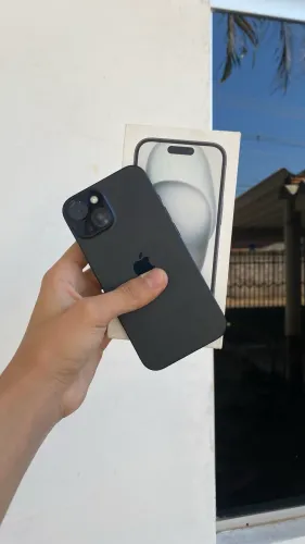 iPhone 15 black