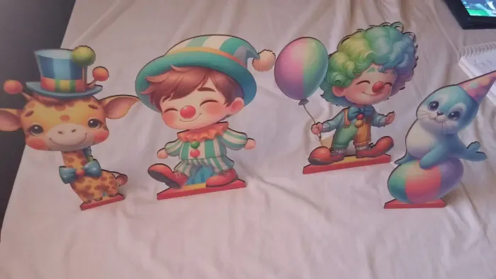 Bolo fake circo aquarela