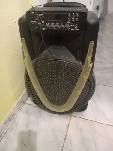 Vende -se Caixa de som Multilaser 