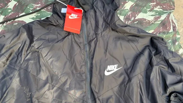Corta vento Nike
