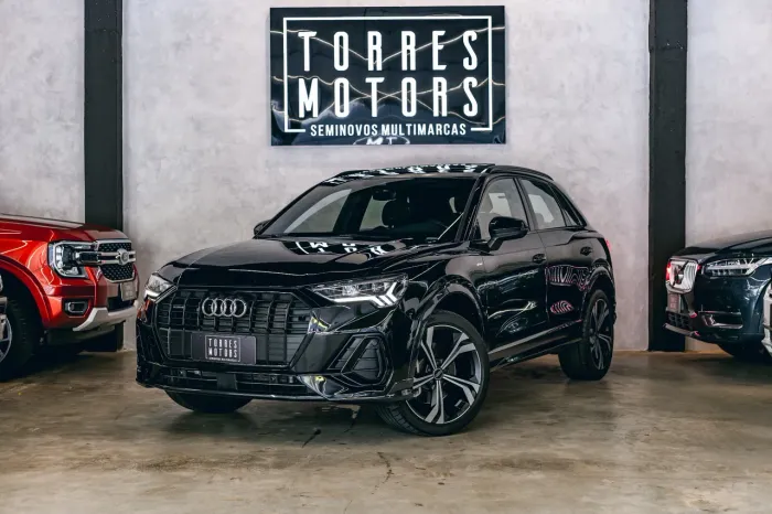 Audi Q3 Perf. Black 2.0 TFSI Tiptr. Quattro 2024