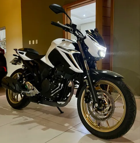 FZ25 CONECTED 2025