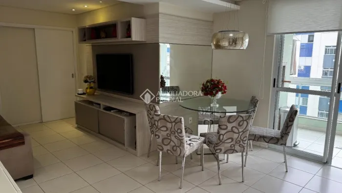 Apartamento com 3 dormitórios e 2 vagas no Condomínio Villa Milano