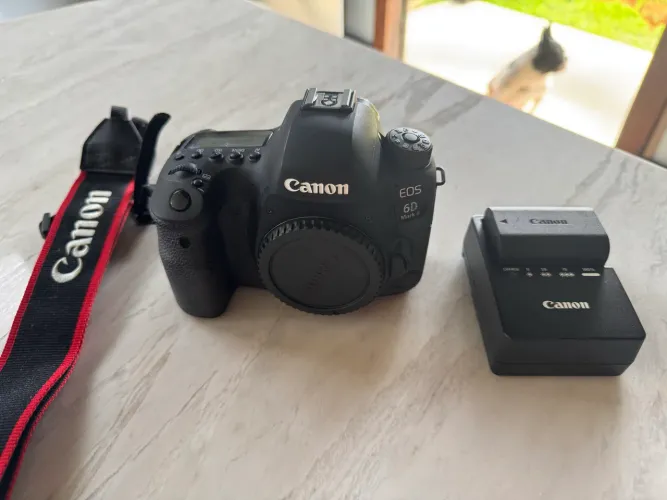 Câmera CANON 6D Mark II