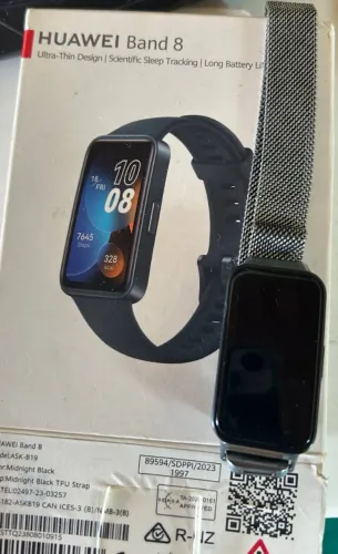 VENDE-SE SMARTBAND HUAWEI BAND 8 SPORT PRETO COM PULSEIRA DE AÇO INOXIDÁEL METAL