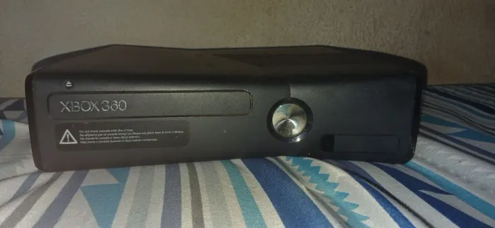 XBOX 360 (COM DEFEITO)
