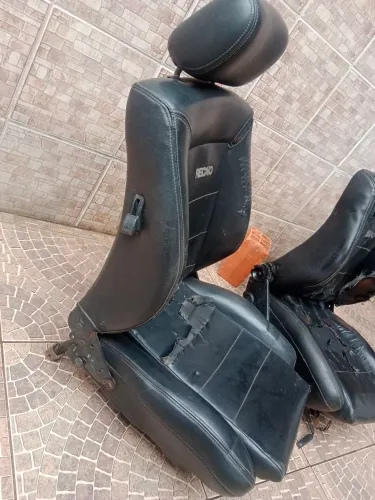 Bancos Recaro para reformar. E mais 1 par de Recaros em me. estado, anti. trilho do fusca