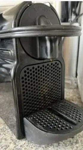 Cafeteira Nespresso Inissia + Cápsula Inox