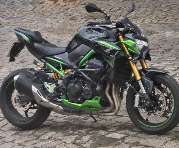 Z900 R Edition