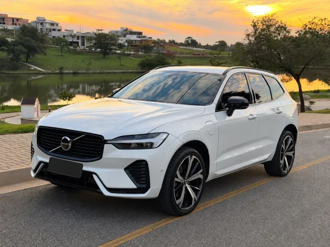 Volvo XC-60 T-8 Ultim.dark 2.0 AWD (híbrido) 2023