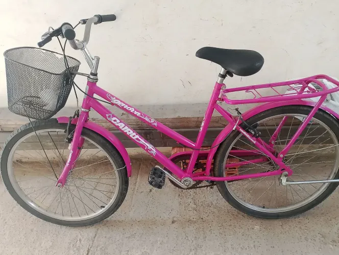Vende-se bicicleta feminina