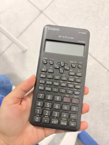 Calculadora Casio fx-82MS