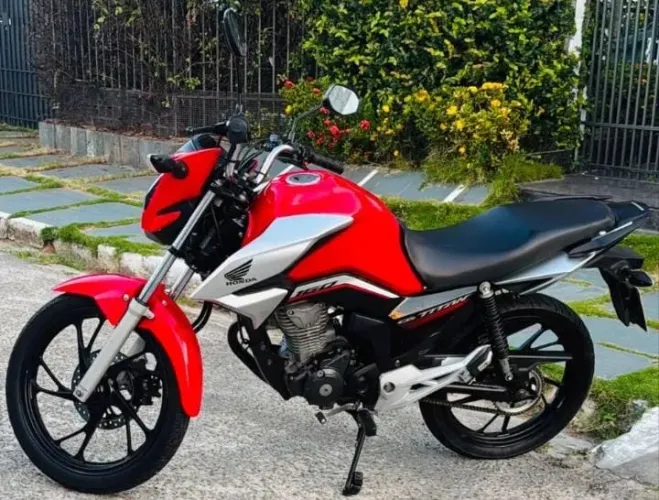 VENDO TITAN SEMINOVA 2023 NOVINHA