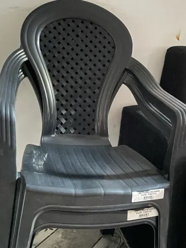 Cadeiras de plástico