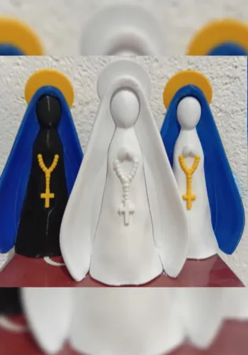Imagem produzidas em 3D. Tamanho 13cm. 35 cada.