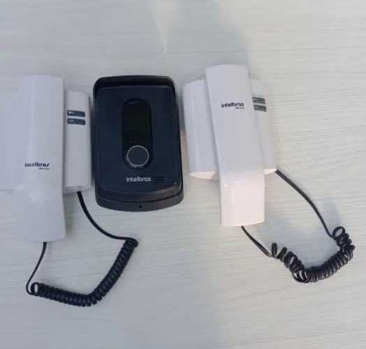 Vende Se Um interfone Intelbras com 2 pontos