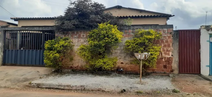 Casa 3 Quartos com Suíte + Barracão Independente | Lote 360m² Nascente em Aparecida