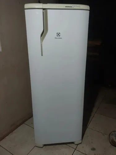 Geladeira Electrolux  frosfree  322 litros (entrego)
