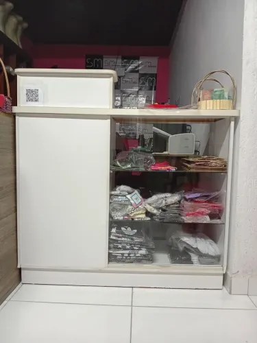 Vendo Balcão Caixa, com vitrine, gaveta com chave