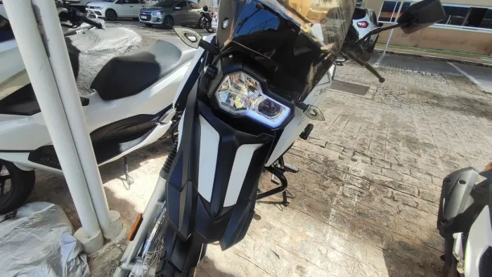 Moto Shineray SHI175 + 2 capacetes de brinde