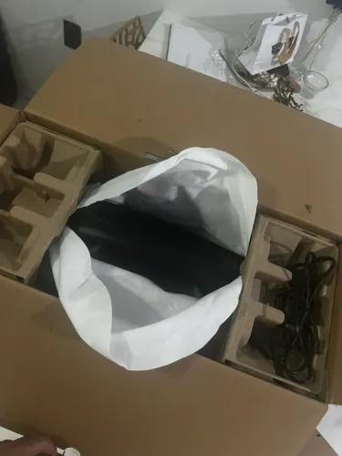 Vendo jbl Bombox 4- 4 meses de uso na garantia ainda acompanha nota fiscal 