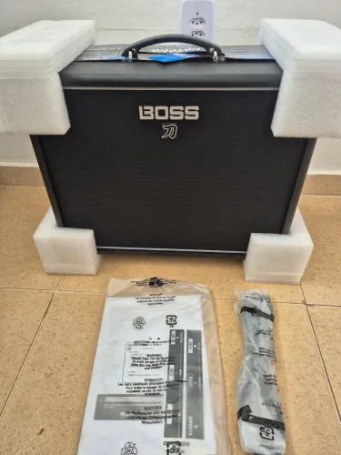 Amplificador de Guitarra Boss Katana KTN-100 Gen3 100w