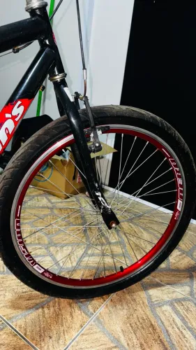 BICICLETA JANTE AEREA TAMANHO MEDIO PRETA