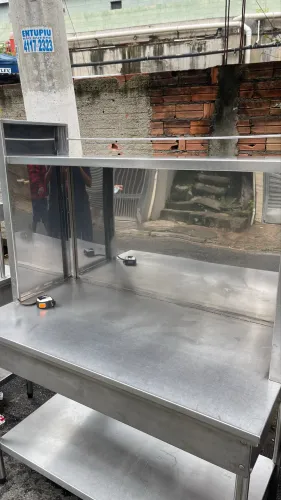Bancada mesa espelhada inox  