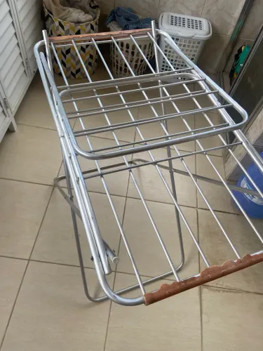 Varal de chão em inox