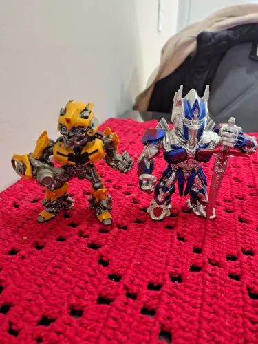 Transformers Diecast Optimus e Bumblebee