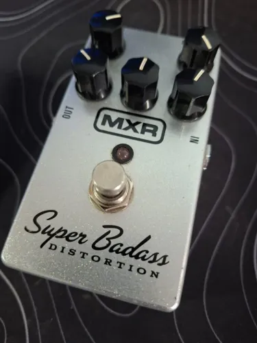 Pedal MXR Super Badass Distortion