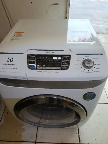 Lava e seca Electrolux 9 kg