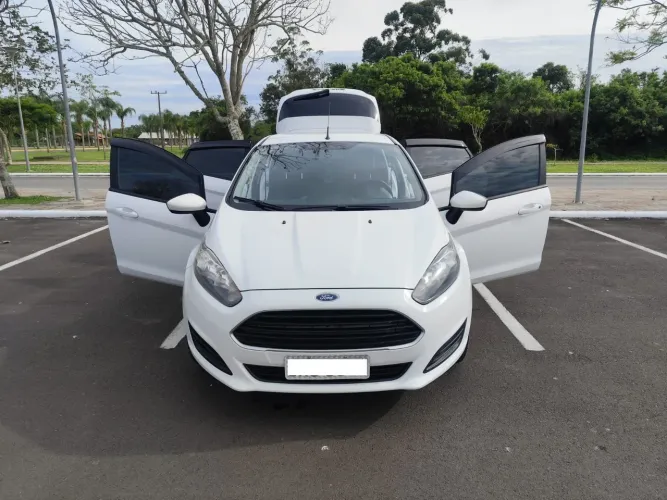 Ford Fiesta 1.5 16V Flex Mec. 5P 2015