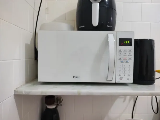 OPORTUNIDADE Microondas philco 20L