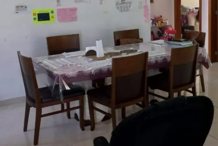 Mesa de 1LX2C metros com vidro 10mm 