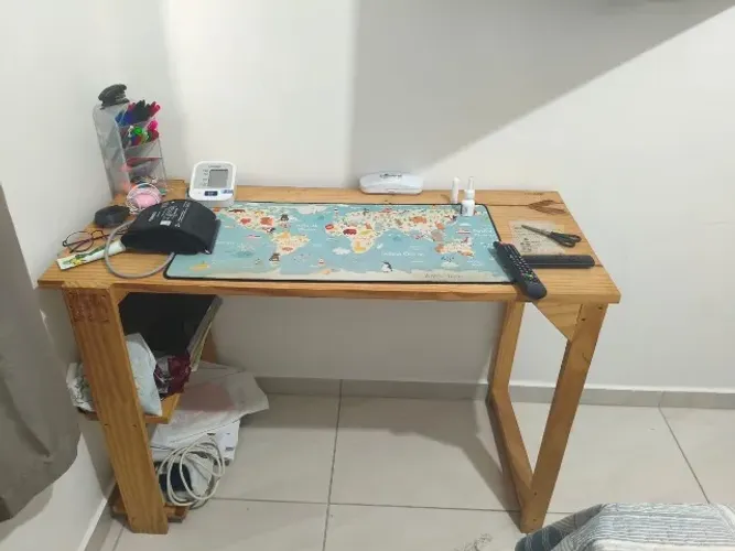 Mesa de escritório- madeira