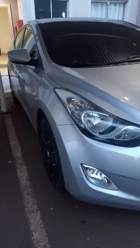 Hyundai Elantra GLS 1.8 16V Aut. 2012