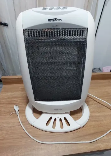 Aquecedor de ar Britania 1200W com oscilação 