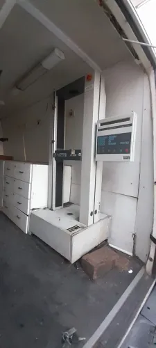 Maquina universal tracao compressão