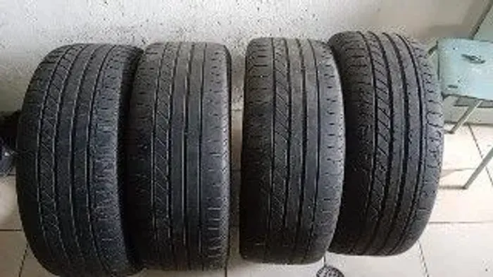 Pneus aro 17 GoodYear