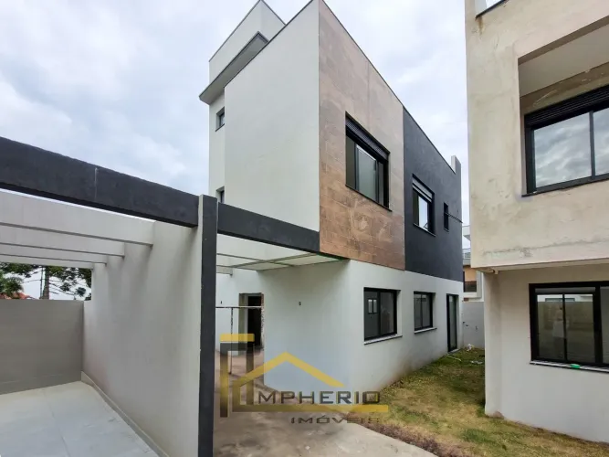 Casa em Condomínio à Venda em Curitiba-PR, Bairro Uberaba: 3 Quartos, 1 Suíte, 3 Salas, 1