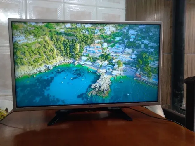 LG SMART 32"